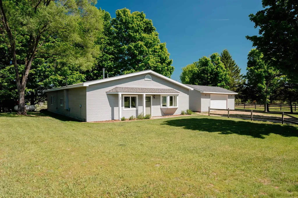 5875 Knight Road Union Township MI 49649