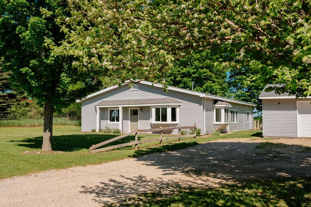 5875 Knight Road Union Township MI 49649