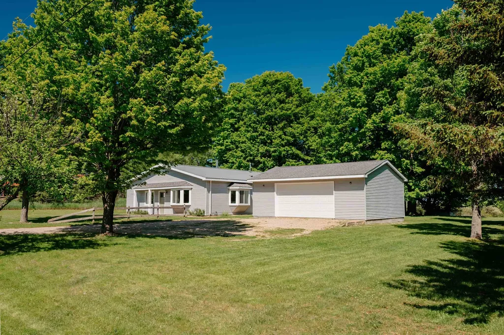 5875 Knight Road Union Township MI 49649