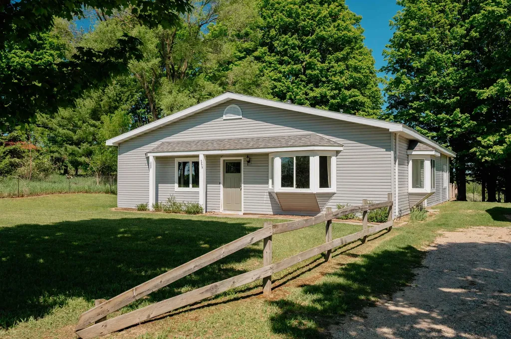 5875 Knight Road Union Township MI 49649