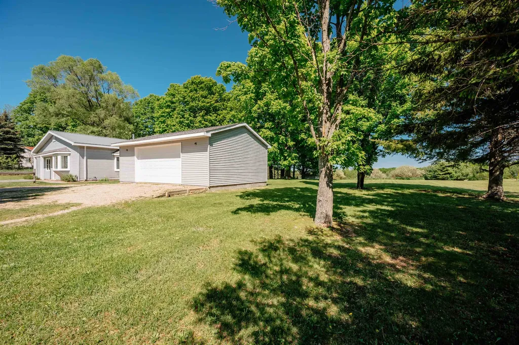 5875 Knight Road Union Township MI 49649