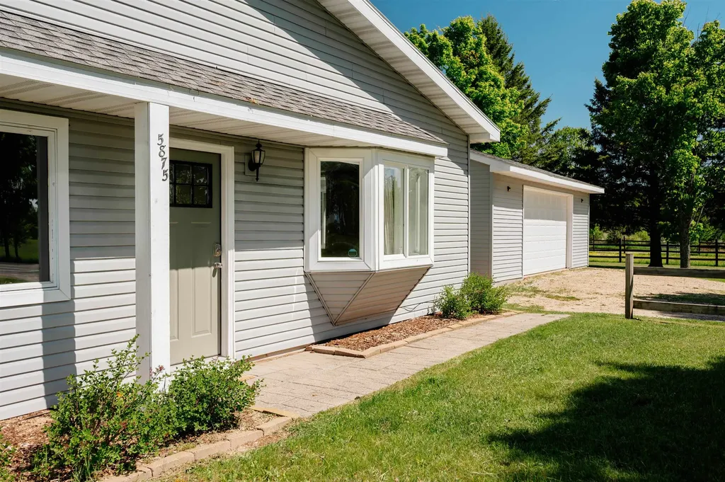 5875 Knight Road Union Township MI 49649