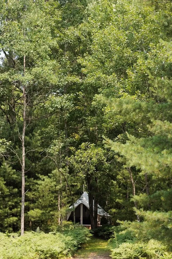 9239 E Eight Mile Road Dover Township MI 49656