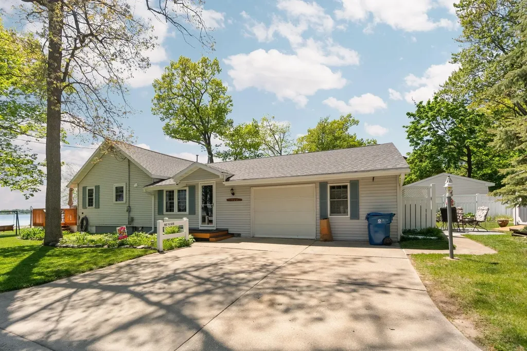 1902 North Boulevard Cadillac City MI 49601