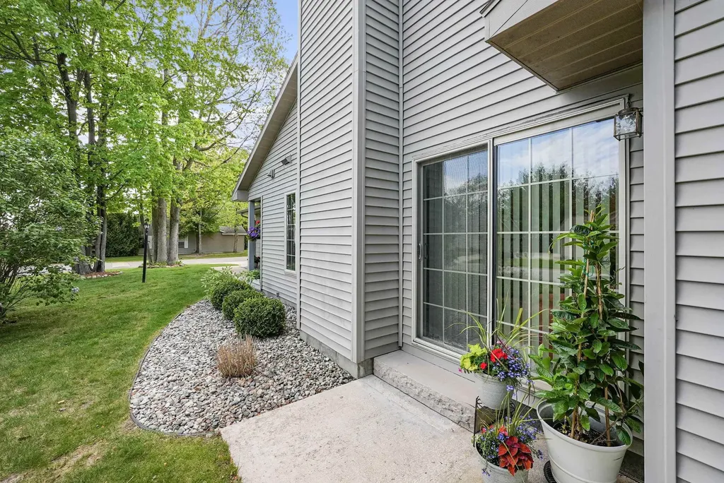 3149 Aspen Bluff Garfield Charter Township MI 49686