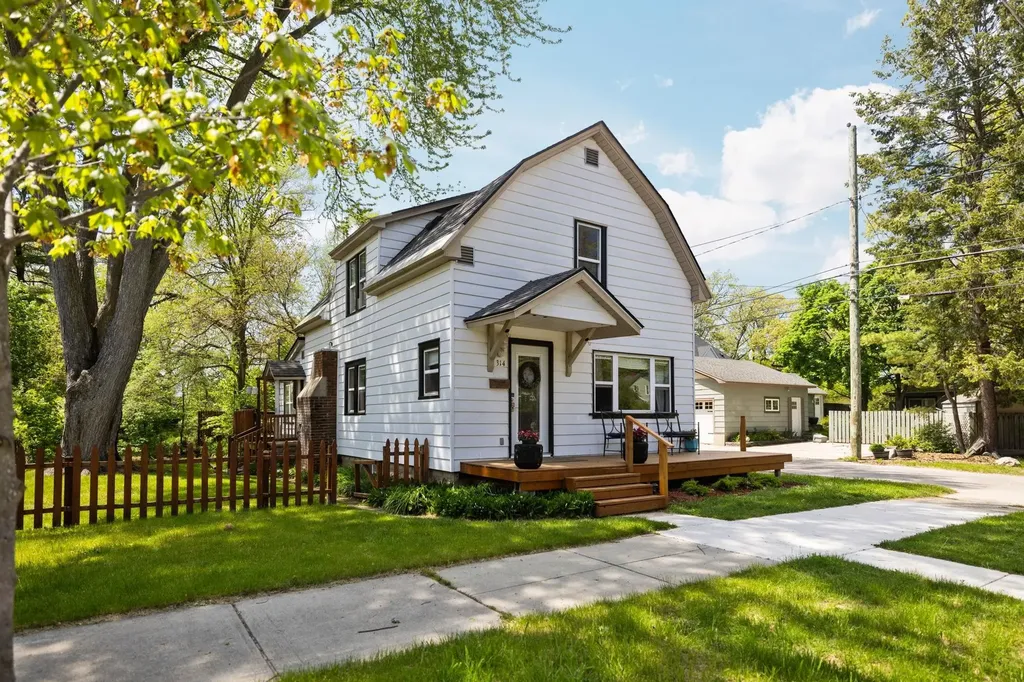 314 Barlow Street Traverse City City MI 49686