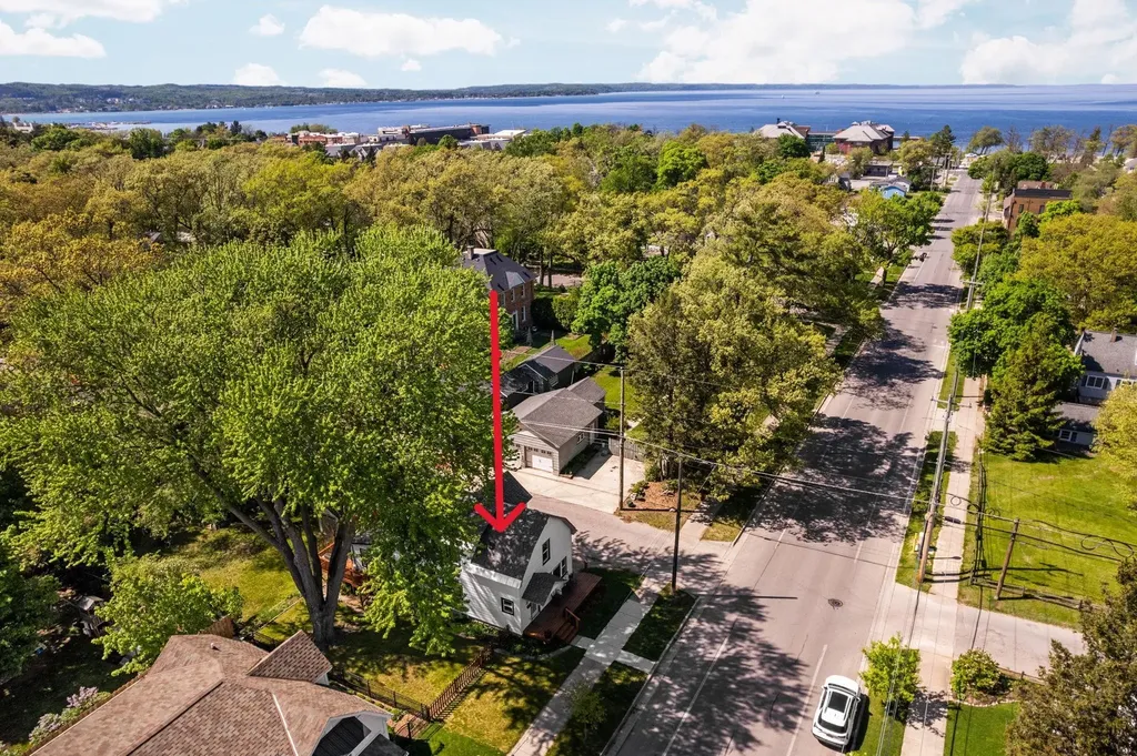314 Barlow Street Traverse City City MI 49686