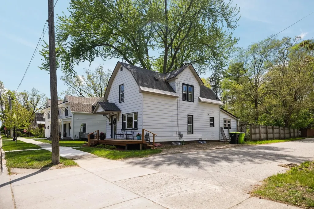 314 Barlow Street Traverse City City MI 49686