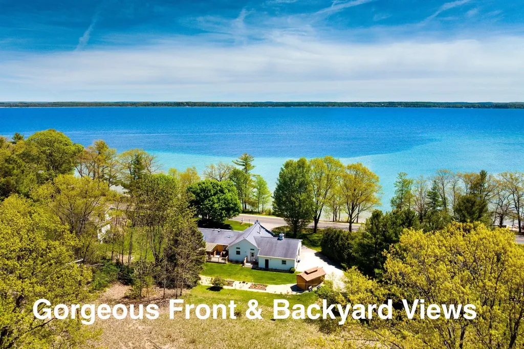 11537 Bluff Road Peninsula Township MI 49686