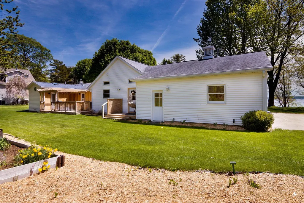 11537 Bluff Road Peninsula Township MI 49686