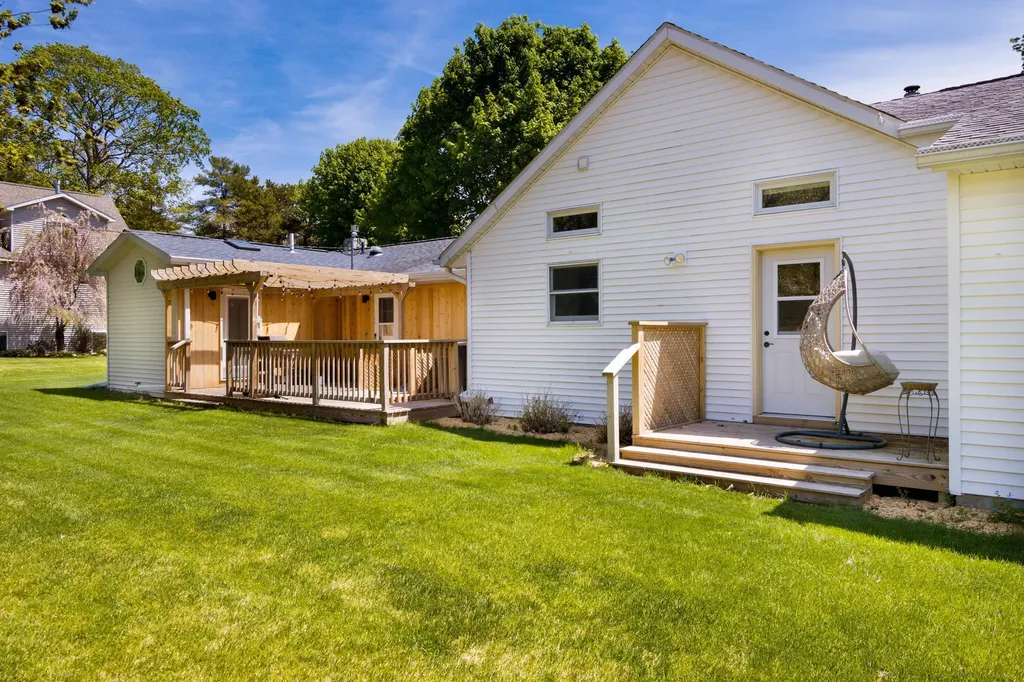 11537 Bluff Road Peninsula Township MI 49686