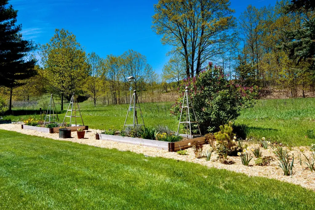11537 Bluff Road Peninsula Township MI 49686