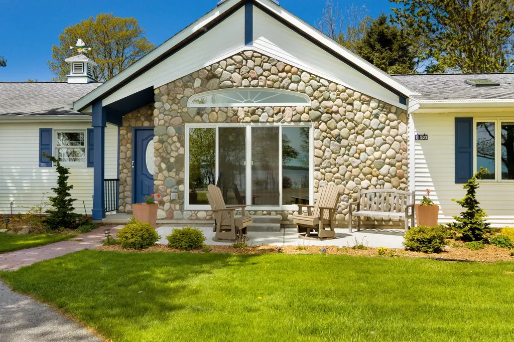 11537 Bluff Road Peninsula Township MI 49686