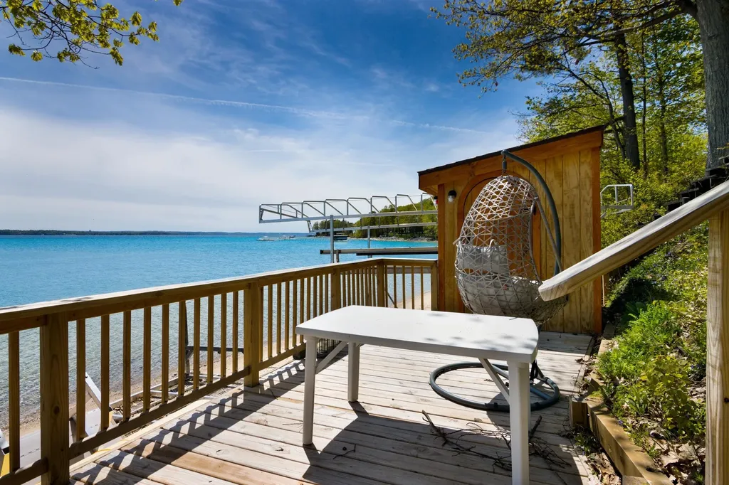 11537 Bluff Road Peninsula Township MI 49686