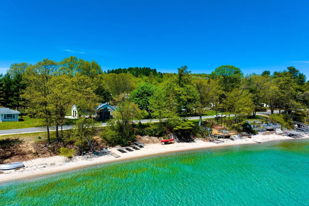 11537 Bluff Road Peninsula Township MI 49686
