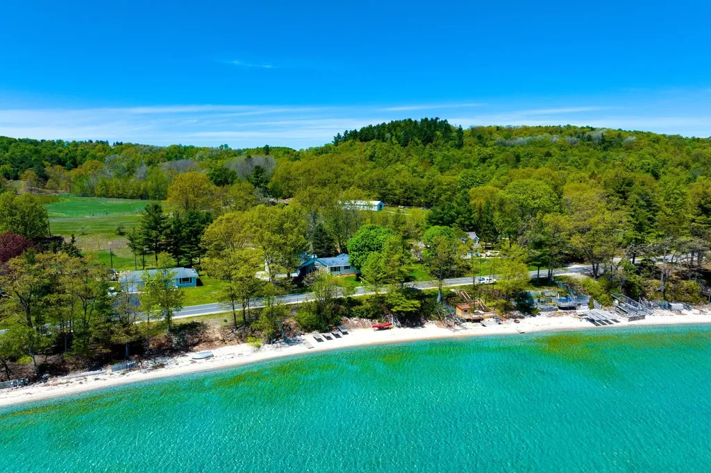 11537 Bluff Road Peninsula Township MI 49686