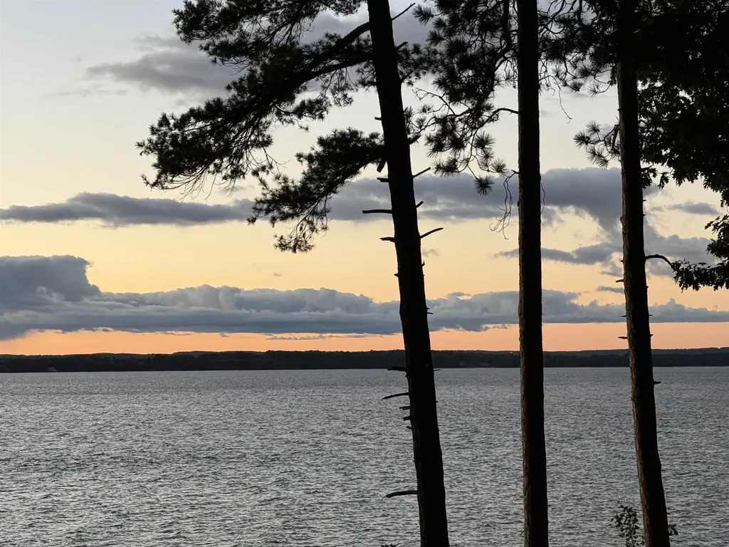 11537 Bluff Road Peninsula Township MI 49686