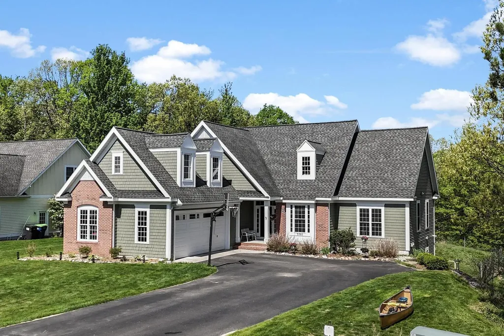 3595 Yorkshire Drive East Bay Township MI 49686