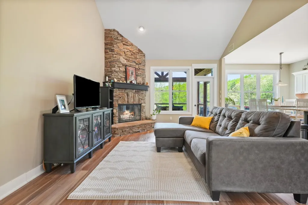 3595 Yorkshire Drive East Bay Township MI 49686