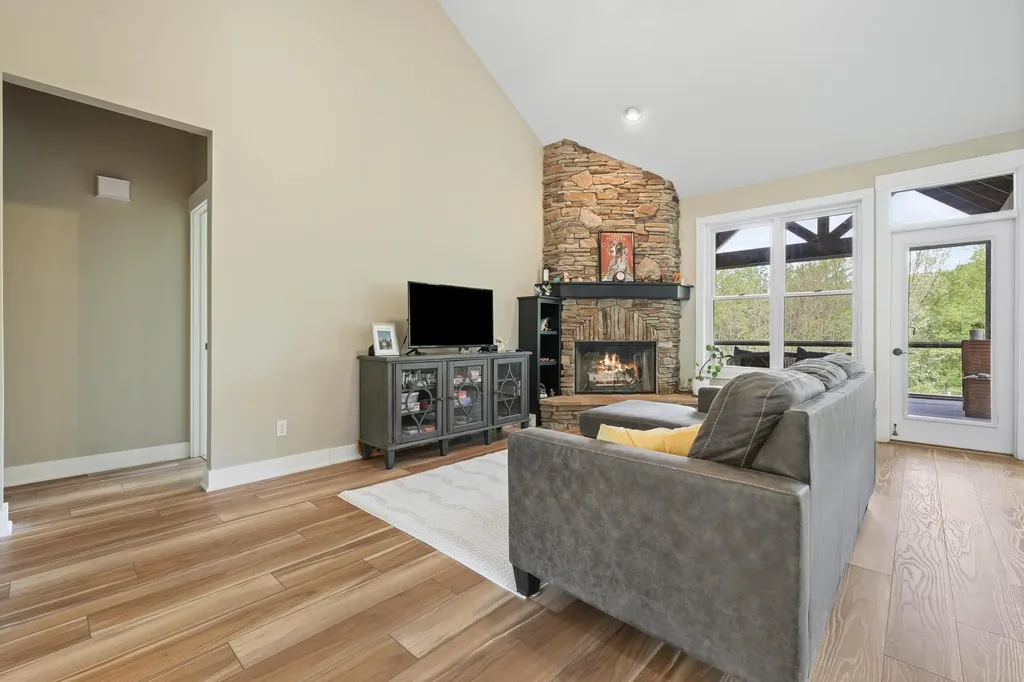 3595 Yorkshire Drive East Bay Township MI 49686