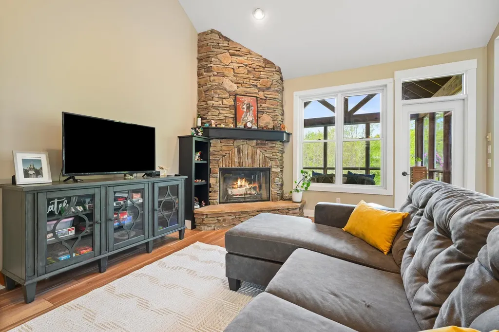3595 Yorkshire Drive East Bay Township MI 49686