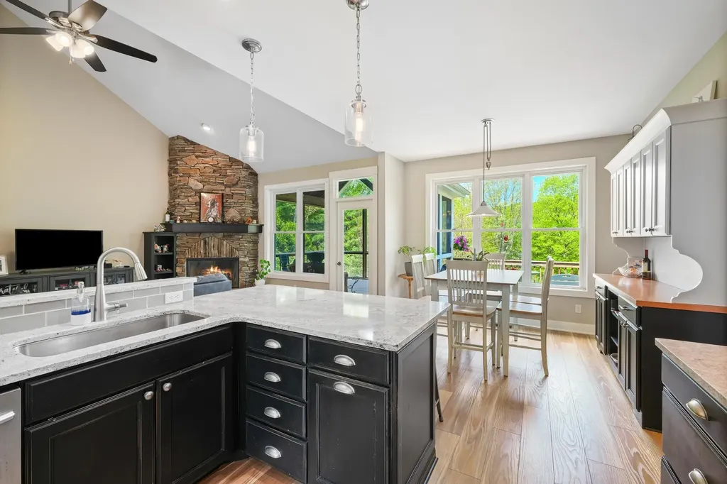 3595 Yorkshire Drive East Bay Township MI 49686