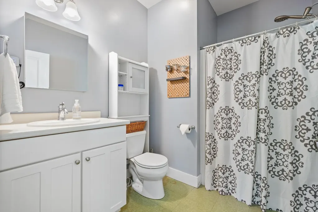 3595 Yorkshire Drive East Bay Township MI 49686