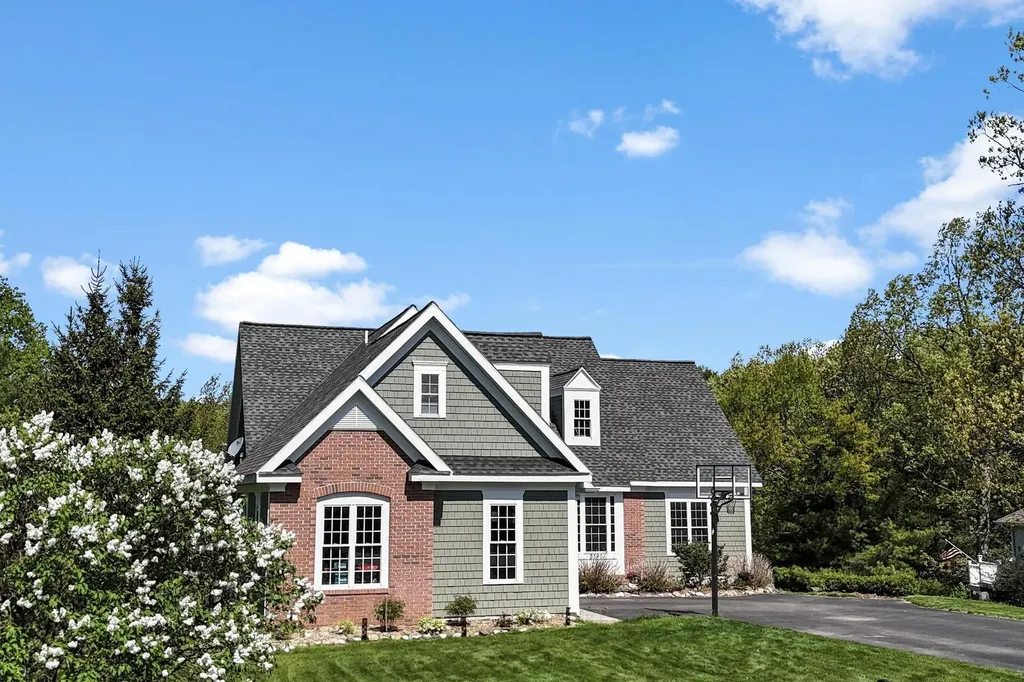 3595 Yorkshire Drive East Bay Township MI 49686