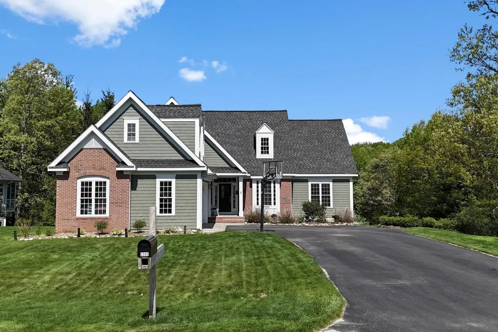 3595 Yorkshire Drive East Bay Township MI 49686