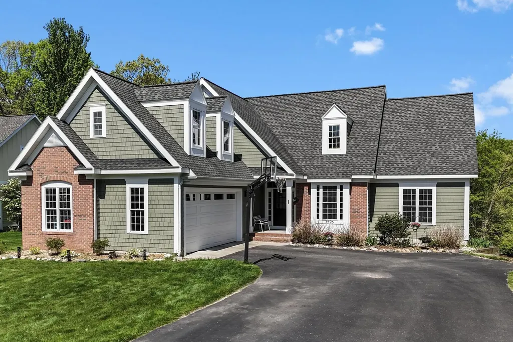 3595 Yorkshire Drive East Bay Township MI 49686