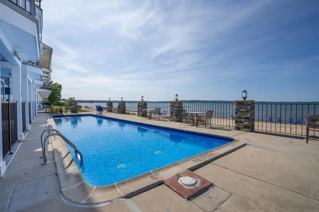 2211 N Us-131 N East Bay Township MI 49686