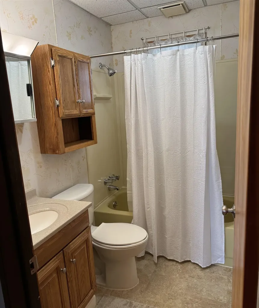 1504 S Birchaven Beach Lake Township MI 49651