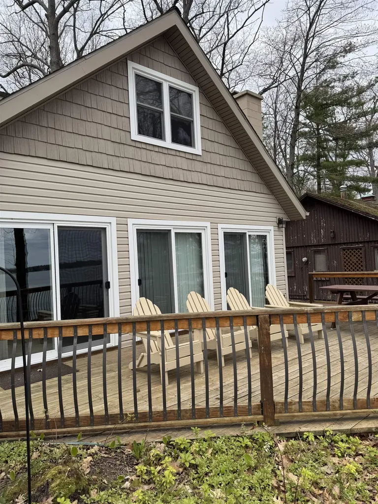 1504 S Birchaven Beach Lake Township MI 49651