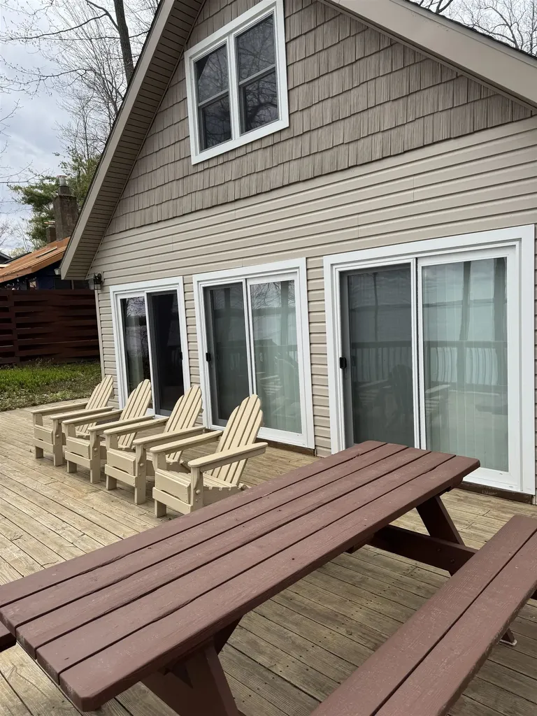 1504 S Birchaven Beach Lake Township MI 49651