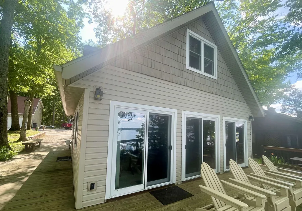 1504 S Birchaven Beach Lake Township MI 49651