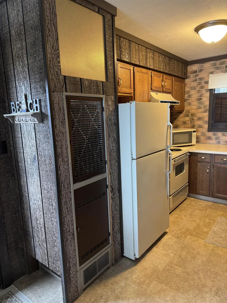 1504 S Birchaven Beach Lake Township MI 49651