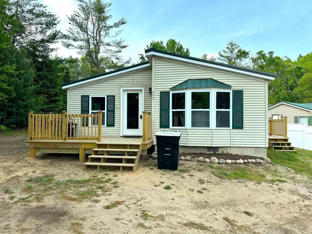 5472 Clubhouse Trail Gaylord City MI 49735
