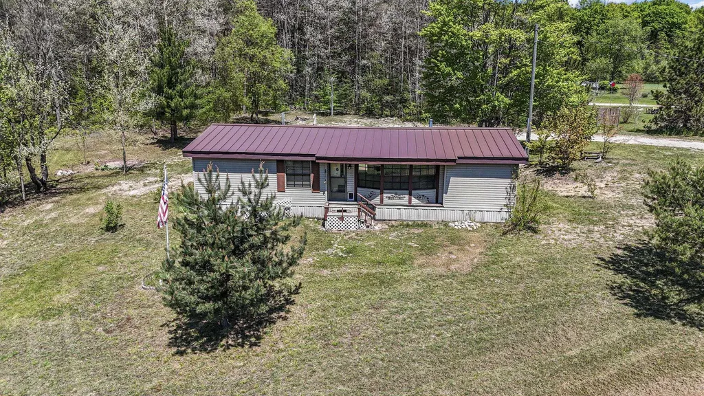 1124 W Eddy School Road Kearney Township MI 49615