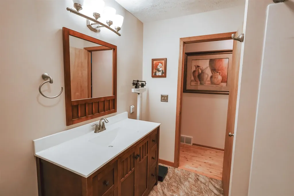 13686 Hedeen Drive Peninsula Township MI 49686