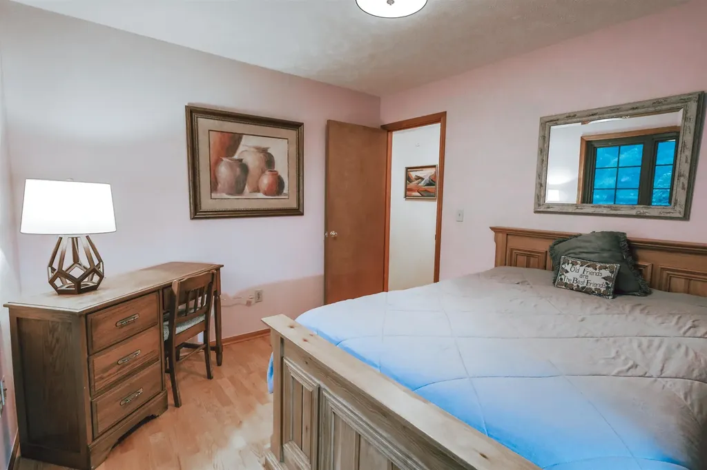 13686 Hedeen Drive Peninsula Township MI 49686