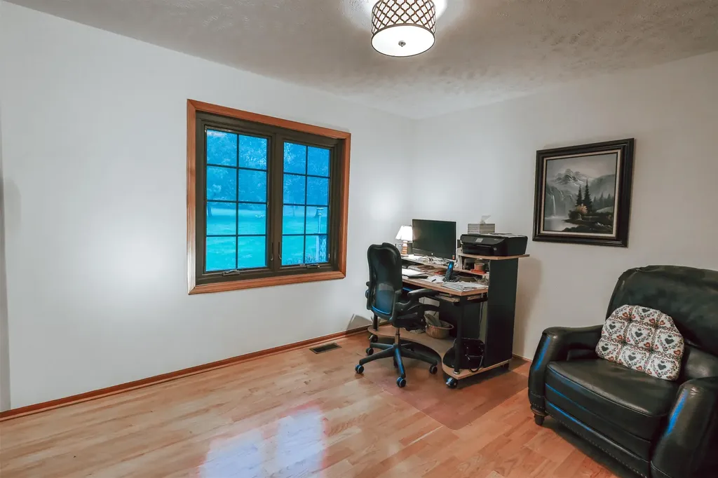 13686 Hedeen Drive Peninsula Township MI 49686