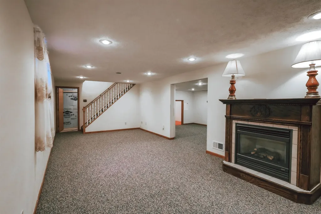 13686 Hedeen Drive Peninsula Township MI 49686