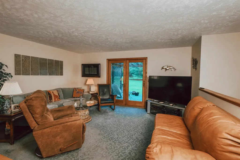 13686 Hedeen Drive Peninsula Township MI 49686