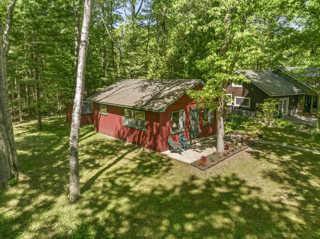 5328 Birch Trail Lake Township MI 49640