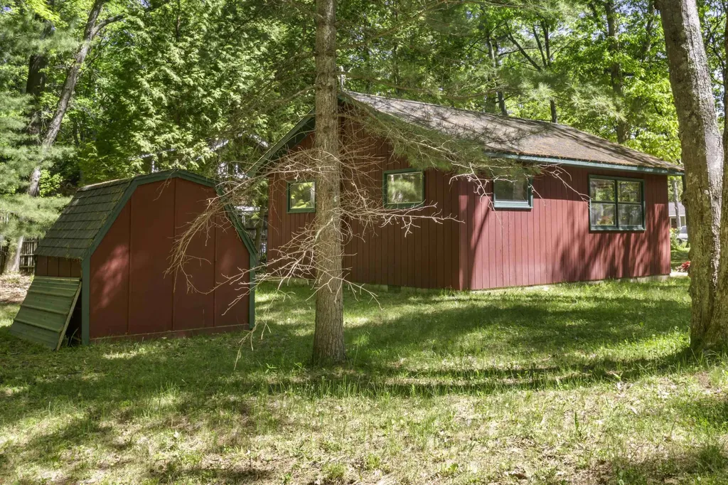 5328 Birch Trail Lake Township MI 49640