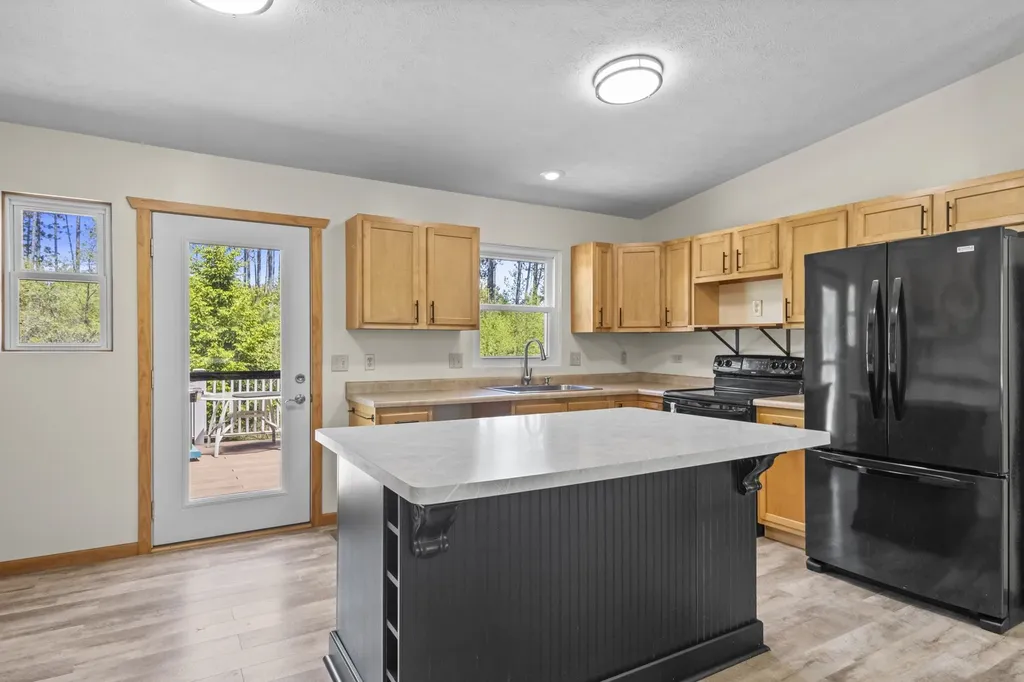 2901 Woodqueen Trail Paradise Township MI 49649