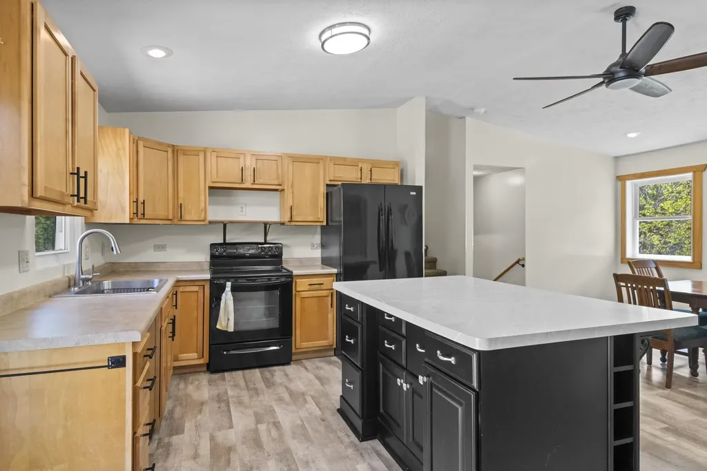 2901 Woodqueen Trail Paradise Township MI 49649