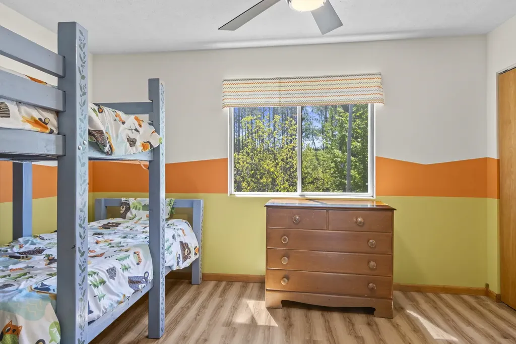 2901 Woodqueen Trail Paradise Township MI 49649