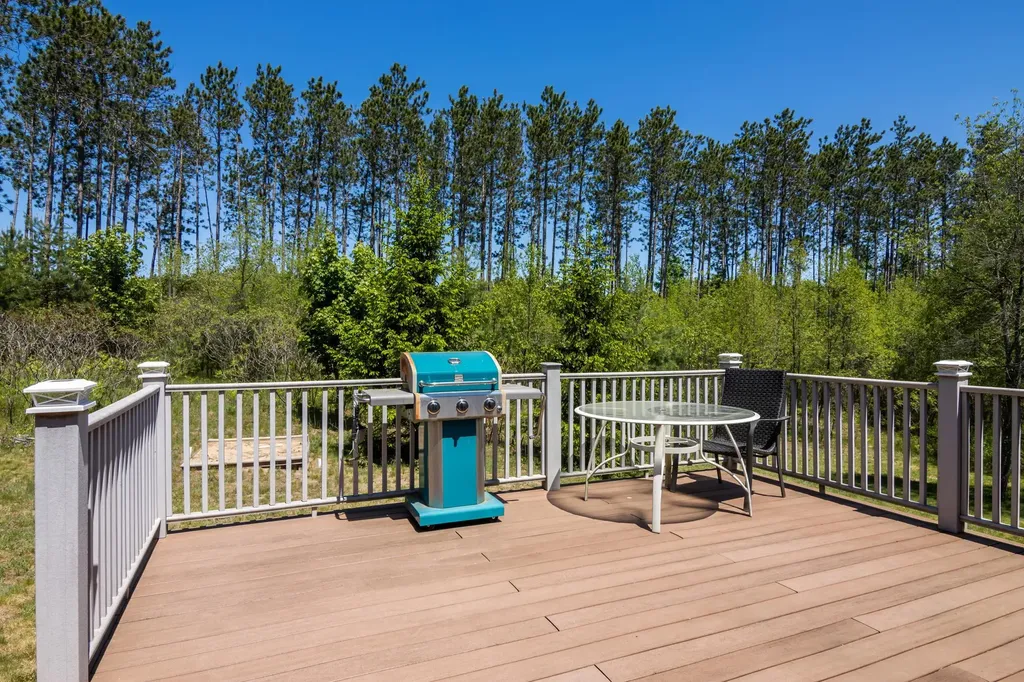 2901 Woodqueen Trail Paradise Township MI 49649