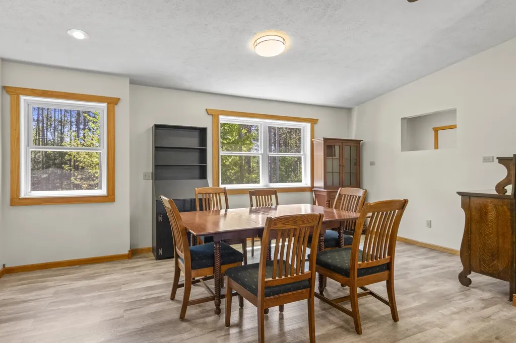 2901 Woodqueen Trail Paradise Township MI 49649